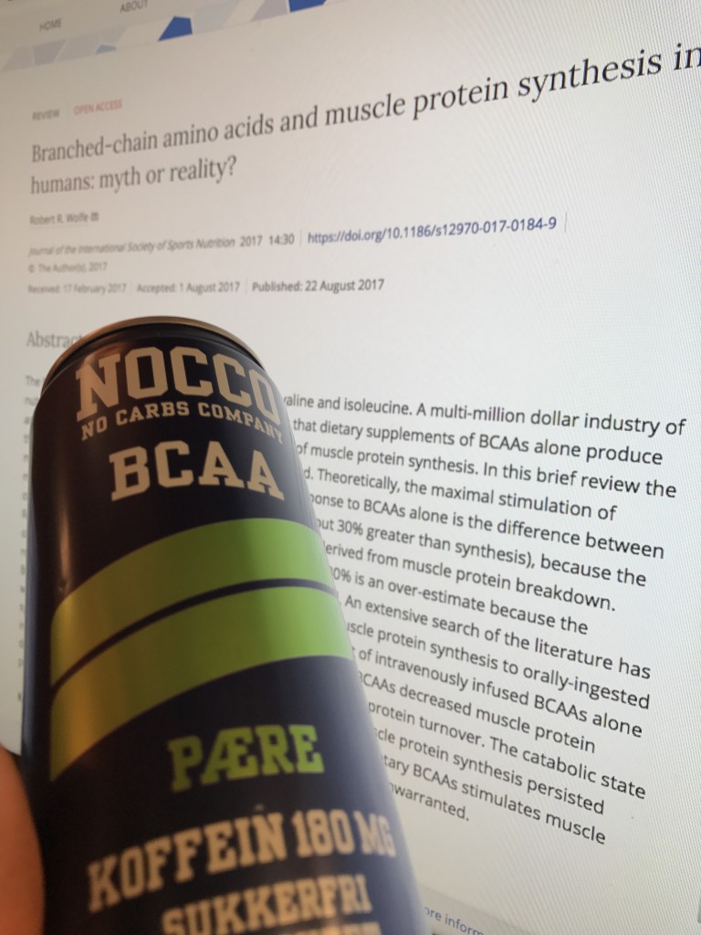 BCAA kan smake godt. Selv liker jeg f. eks Nocco med pæresmak veldig godt, men det har ingen positiv effekt på muskelvekst, så hvorfor skal vi bruke penger på det? Saft smaker enda bedre, og koster mye mindre.